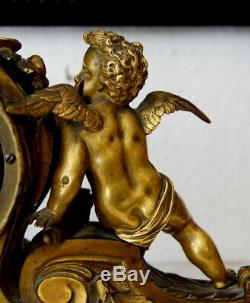 Magnifique Pendule en bronze époque Napoléon III motif aux angelots