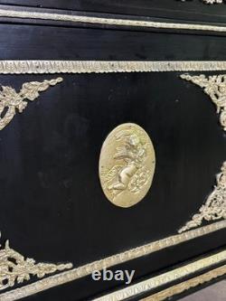 Meuble style Napoléon III Boulle en bois laqué et bronzes dorés