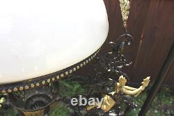 Monumental lustre en opaline, bronze et acier Napoleon III gui