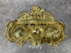NÉCESSAIRE DE BUREAU. ENCRIER DOUBLE NAPOLÉON III. Bronze doré. Rocaille