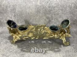 NÉCESSAIRE DE BUREAU. ENCRIER DOUBLE NAPOLÉON III. Bronze doré. Rocaille