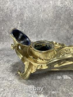 NÉCESSAIRE DE BUREAU. ENCRIER DOUBLE NAPOLÉON III. Bronze doré. Rocaille