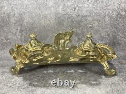 NÉCESSAIRE DE BUREAU. ENCRIER DOUBLE NAPOLÉON III. Bronze doré. Rocaille
