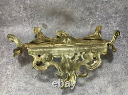 NÉCESSAIRE DE BUREAU. ENCRIER DOUBLE NAPOLÉON III. Bronze doré. Rocaille