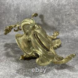 NÉCESSAIRE DE BUREAU. ENCRIER DOUBLE NAPOLÉON III. Bronze doré. Rocaille