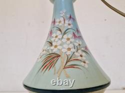 Napoléon III Pied de lampe à pétrole électrifiée Opaline décor floral peint