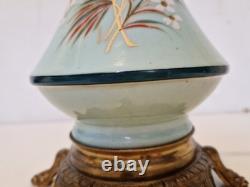 Napoléon III Pied de lampe à pétrole électrifiée Opaline décor floral peint