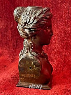 Objet de curiosité bronze à l'antique portrait féminin curiosa sculpture