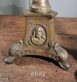 PAIRE DE PIQUE-CIERGES D'AUTEL SAINTE TRINITE EN LAITON OU BRONZE XIX ème S