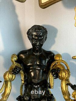 Paire D Appliques Epoque Napoleon III En Bronze Doré Et Noir A Decor De Faunes