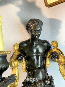 Paire D Appliques Epoque Napoleon III En Bronze Doré Et Noir A Decor De Faunes