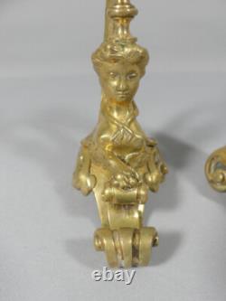 Paire De Bougeoirs Aux Sphinges En Bronze Doré, époque Napoléon III