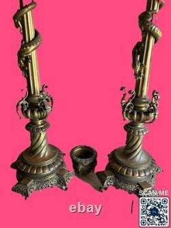 Paire De Lampadaires Napoléon III Bronze Laiton Décor Salamandres H 250 cm