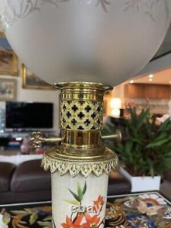 Paire De Lampe à Pétrole Du XIXème Siècle En Faïence Fine Et Bronze Doré
