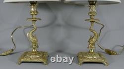 Paire De Lampes Aux Dauphins En Bronze Doré, époque Napoléon III