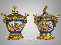 Paire De Pots Couverts En Faïence De Sèvres Ornés De Bronze Époque Napoleon III