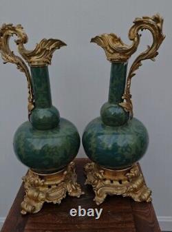 Paire De Vase En Porcelaine De Chine Montée En Bronze Napoléon III