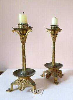 Paire bougeoirs flambeaux Napoléon III bronze doré néo médiéval celte estampillé