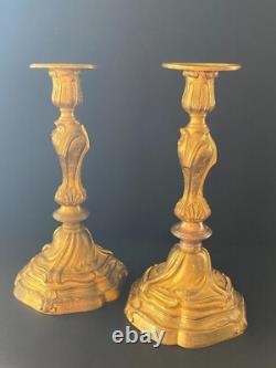 Paire de Bougeoirs de style Louis XV en BRONZE DORÉ XIXème Signés F. BARBEDIENNE