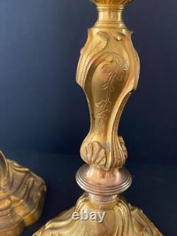 Paire de Bougeoirs de style Louis XV en BRONZE DORÉ XIXème Signés F. BARBEDIENNE