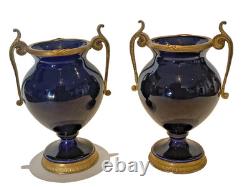 Paire de Vases Ancien Sèvres Porcelaine Bleu et Bronze Ormolu