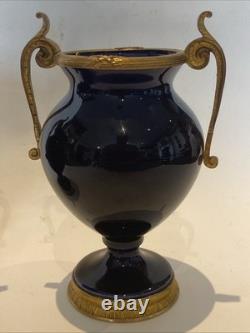 Paire de Vases Ancien Sèvres Porcelaine Bleu et Bronze Ormolu