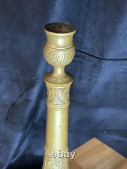 Paire de bougeoirs Napoléon III en bronze / laiton doré Décor à l'antique