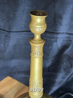 Paire de bougeoirs Napoléon III en bronze / laiton doré Décor à l'antique