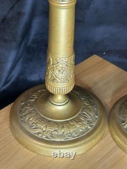 Paire de bougeoirs Napoléon III en bronze / laiton doré Décor à l'antique