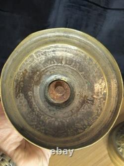 Paire de bougeoirs Napoléon III en bronze / laiton doré Décor à l'antique