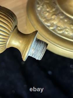 Paire de bougeoirs Napoléon III en bronze / laiton doré Décor à l'antique