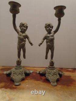 Paire de bougeoirs anciens en bronze doré époque Napoléon III (vers 1850-1880)