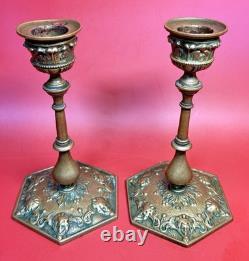 Paire de bougeoirs en bronze doré signés Alfred Daubrée, Napoléon III