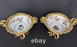 Paire de coupes de style Imari en porcelaine polychrome et bronze doré