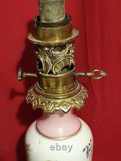 Paire de lampe à pétrole en faience, monture bronze époque Napoléon III