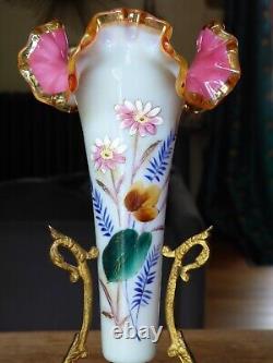 Paire de vase cornet en opaline décor floral piètement tripode en bronze NAP III