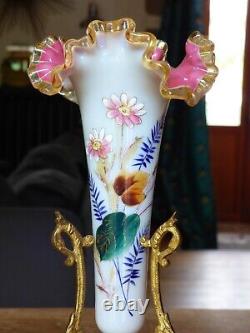 Paire de vase cornet en opaline décor floral piètement tripode en bronze NAP III