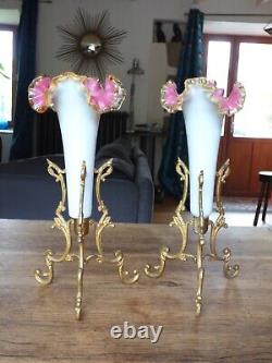 Paire de vase cornet en opaline décor floral piètement tripode en bronze NAP III