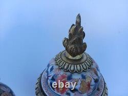 Paire de vases couverts balustre porcelaine Arita Imari montures bronze Napoléon