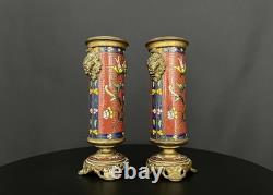 Paire de vases en bronze à émaux cloisonnés