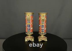 Paire de vases en bronze à émaux cloisonnés