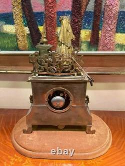 Pendule De Cheminée. Style Napoléon Iii. Bronze Doré. France. Xixe Siècle