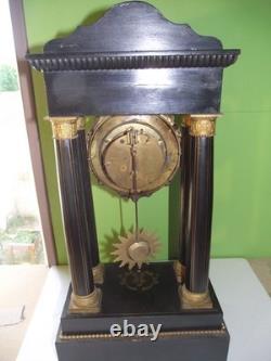 Pendule a colonnes Napoléon III avec incrustations