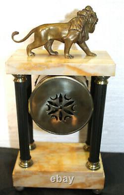 Pendule à colonnes style Empire marbre, bronze, lion, fonctionnelle