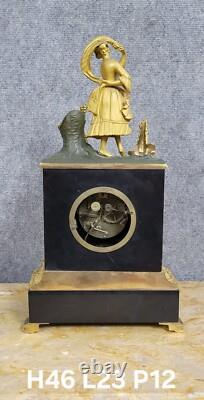 Pendule borne époque Napoléon III en marbre et bronze vers 1850