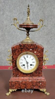 Pendule borne époque Napoléon III en marbre griotte et bronze doré vers 1880