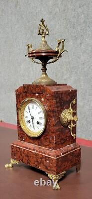 Pendule borne époque Napoléon III en marbre griotte et bronze doré vers 1880