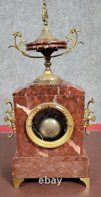 Pendule borne époque Napoléon III en marbre griotte et bronze doré vers 1880