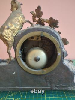 Pendule bronze doré XIXe avec chèvre mouvement à réviser style Napoléon III