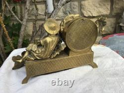 Pendule de cheminée XIXe Napoléon III bronze doré MADE in italy